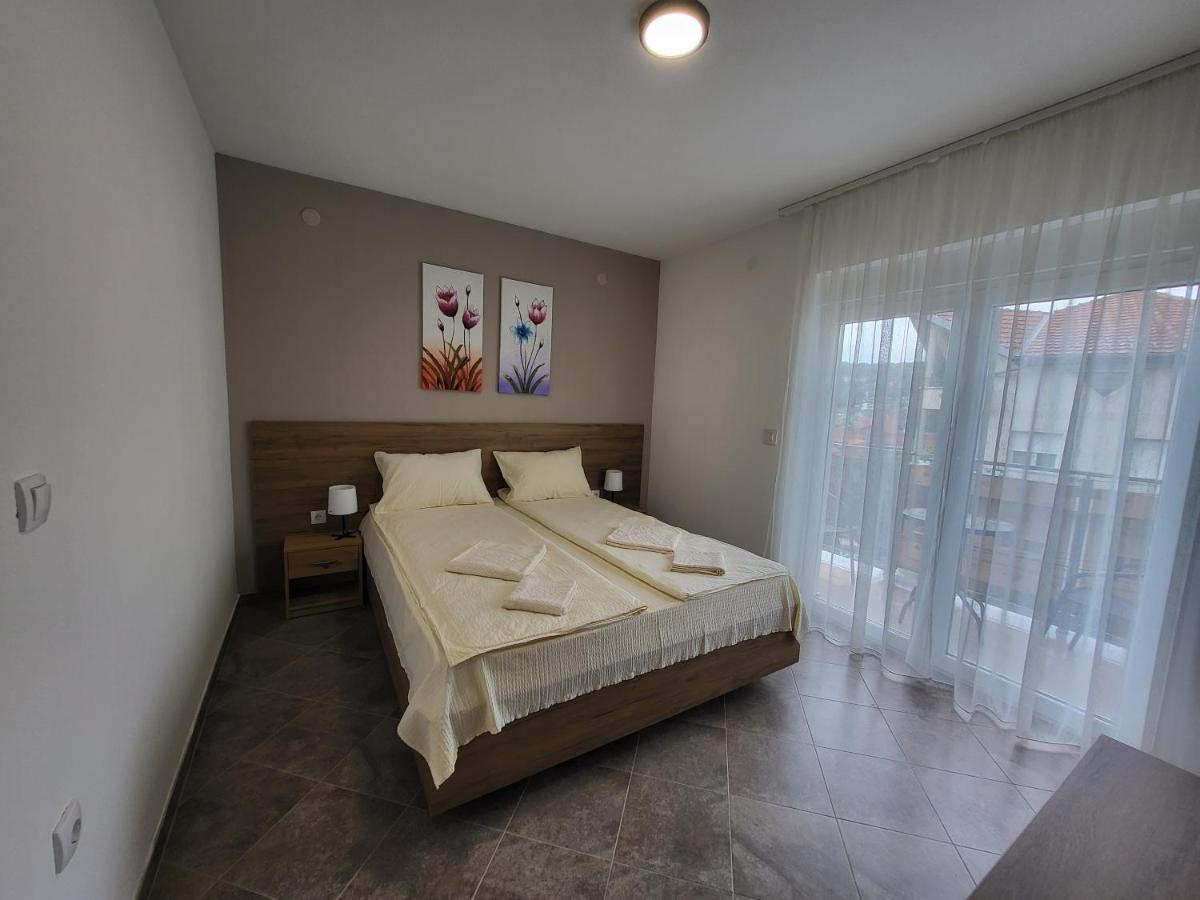 Vila Pcelica Petra โซโคบานยา ภายนอก รูปภาพ