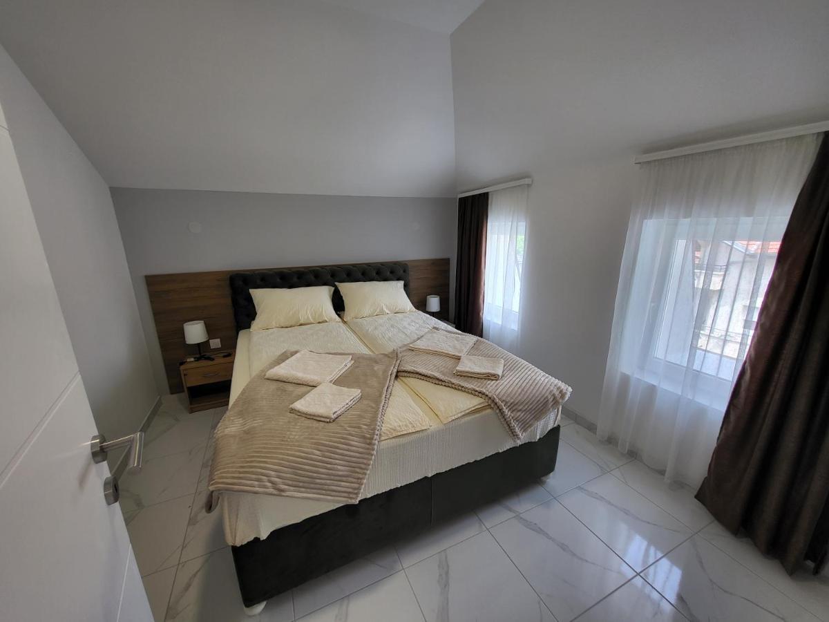 Vila Pcelica Petra โซโคบานยา ภายนอก รูปภาพ